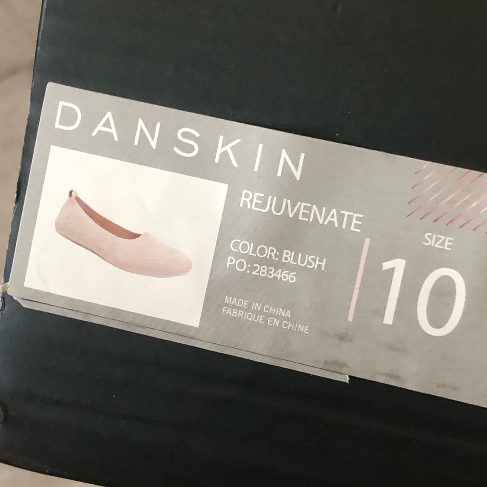 Danskin Luxe Rejuvenate. Memory foam shoes. Size 10 - Picture 11 of 12